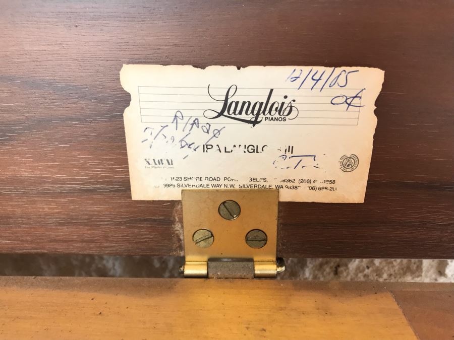 Melodigrand Upright Piano With Bench (Sounds Great / Well Maintained / Small Space) [Photo 9]