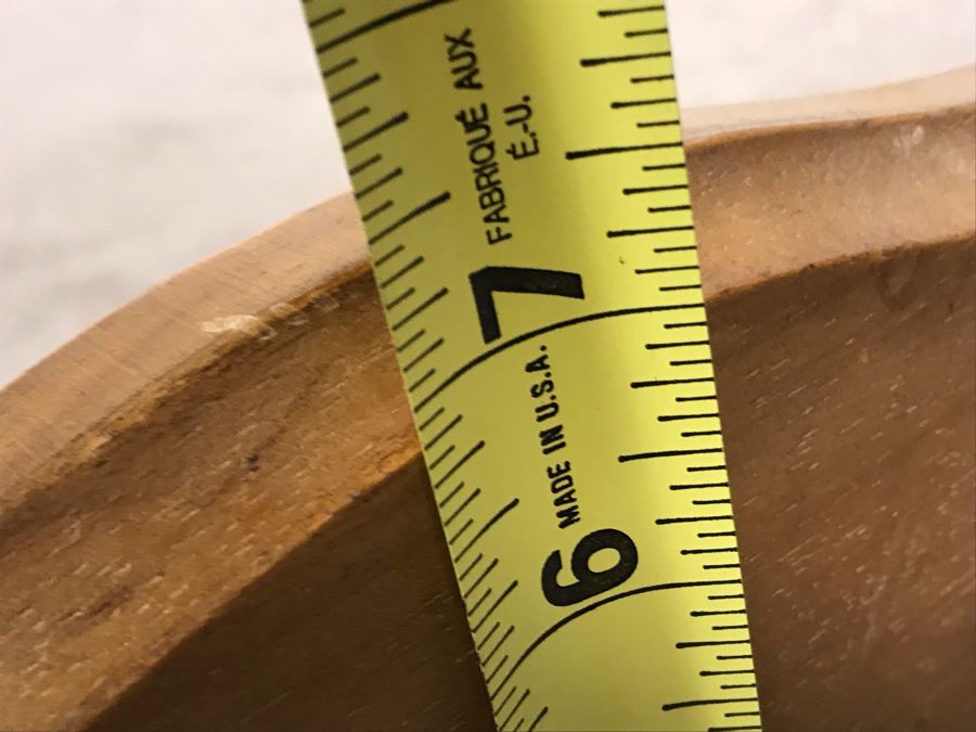 Italian Carved Wooden Wall Shelf With Shell Motif 13.5W X 7D X 10H [Photo 10]