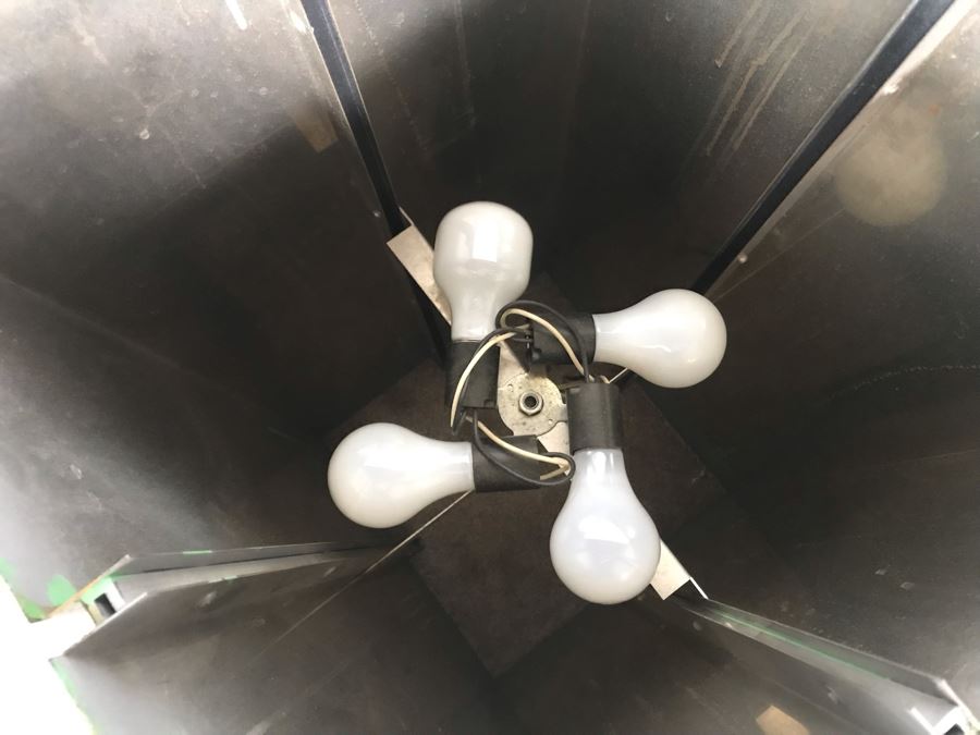 Metal Painted Marbleized Statue Pedestal Table Stand With Glass Top And Lighting [Photo 9]