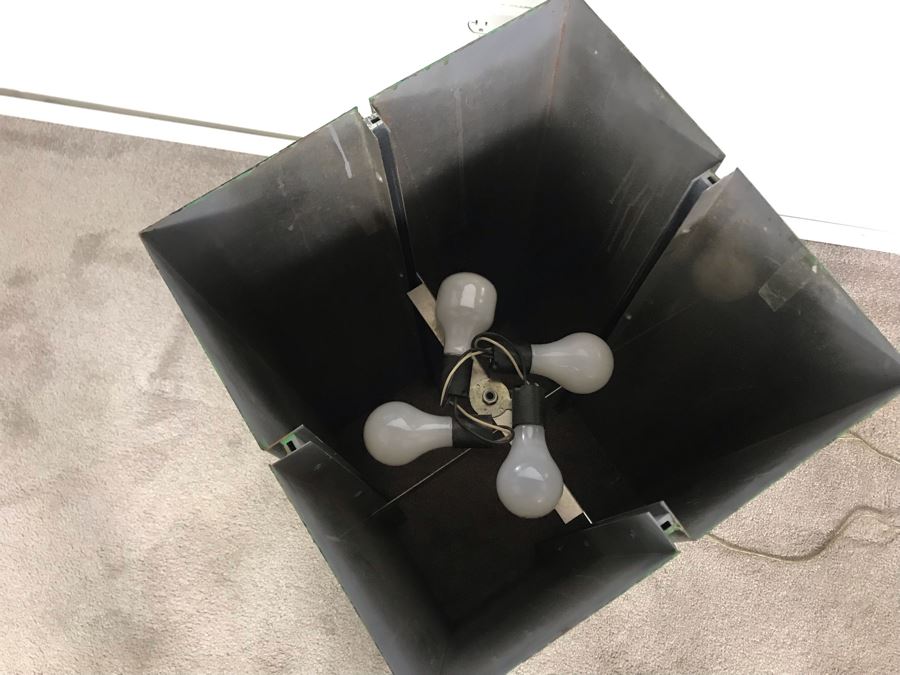 Metal Painted Marbleized Statue Pedestal Table Stand With Glass Top And Lighting [Photo 8]