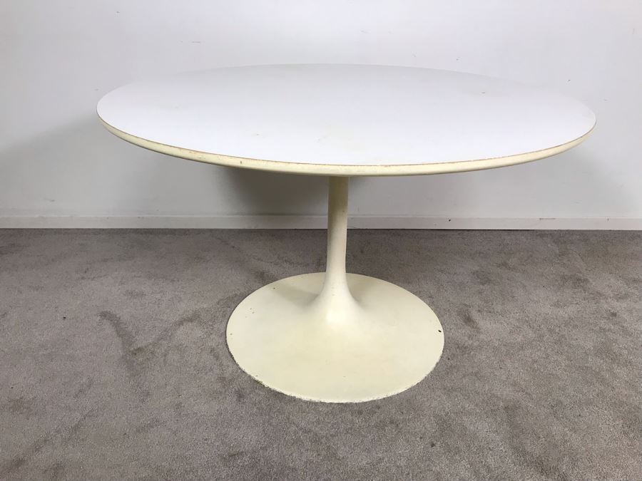 Mid-Century Modern 1960s White Tulip Table By Burke, Inc 41R X 25.5H [Photo 10]