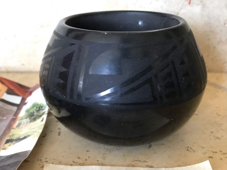 Signed Native American Black Pottery By Florence Naranjo San Ildefonso Pueblo Santa Fe, NM 4W X 3H [Photo 5]