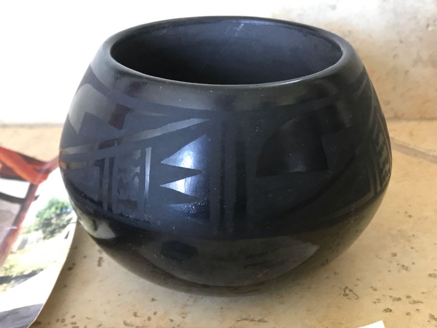 Signed Native American Black Pottery By Florence Naranjo San Ildefonso Pueblo Santa Fe, NM 4W X 3H [Photo 3]