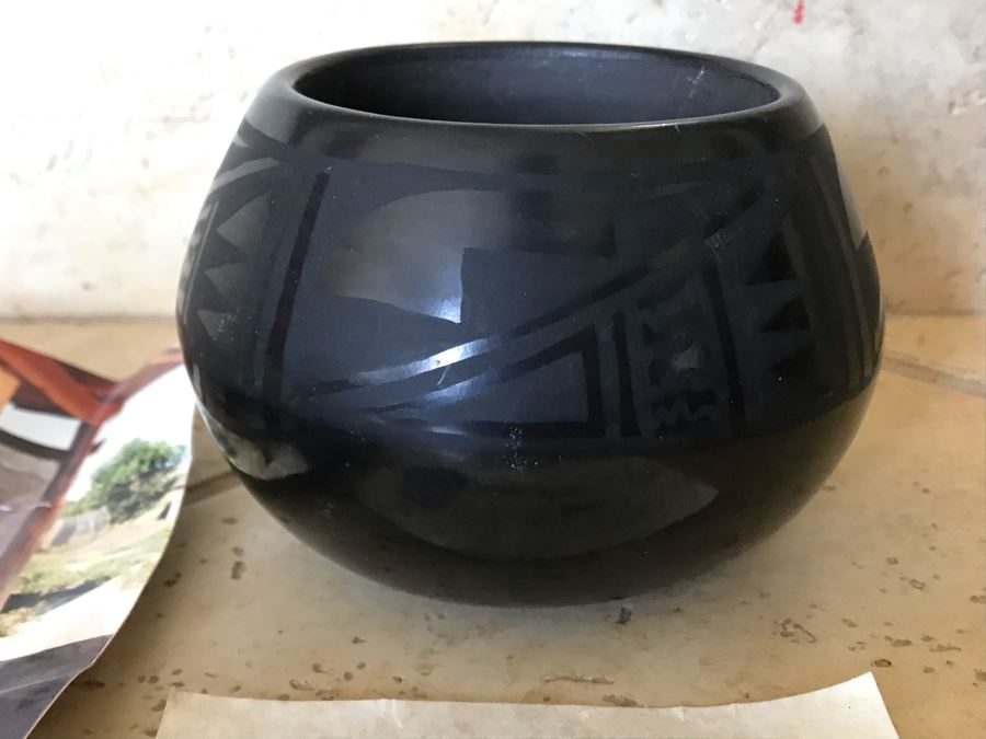 Signed Native American Black Pottery By Florence Naranjo San Ildefonso Pueblo Santa Fe, NM 4W X 3H [Photo 7]