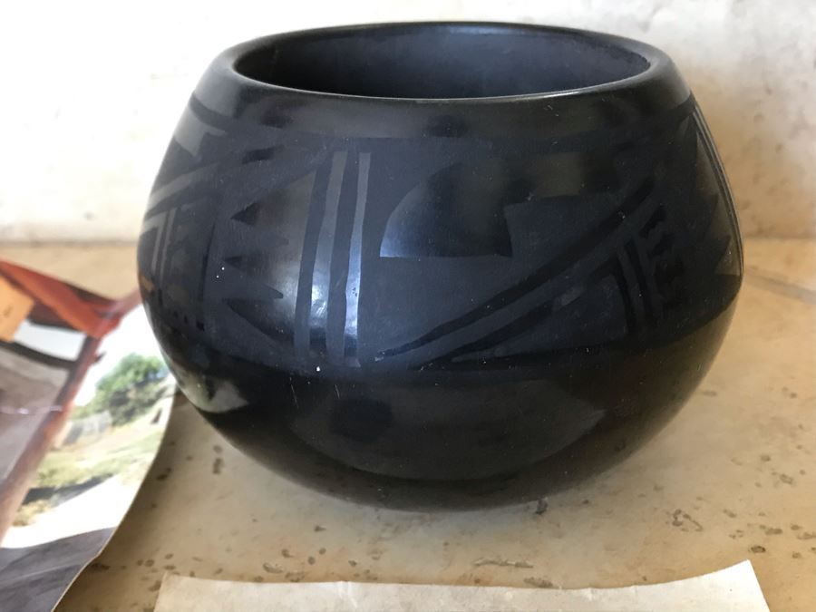 Signed Native American Black Pottery By Florence Naranjo San Ildefonso Pueblo Santa Fe, NM 4W X 3H [Photo 4]