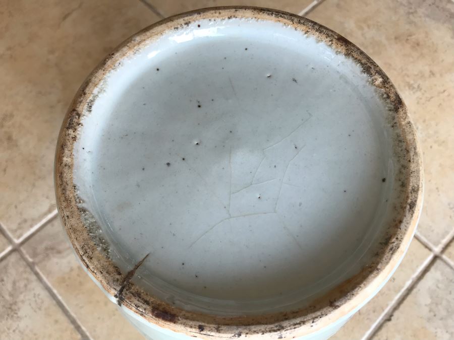 Large Antique Chinese Porcelain Jar Collected In Beijing China Crafted In Reign Of The Ch'ing Dynasty Emperor T'ung Chih (1861-1875) 17H X 9W [Photo 22]