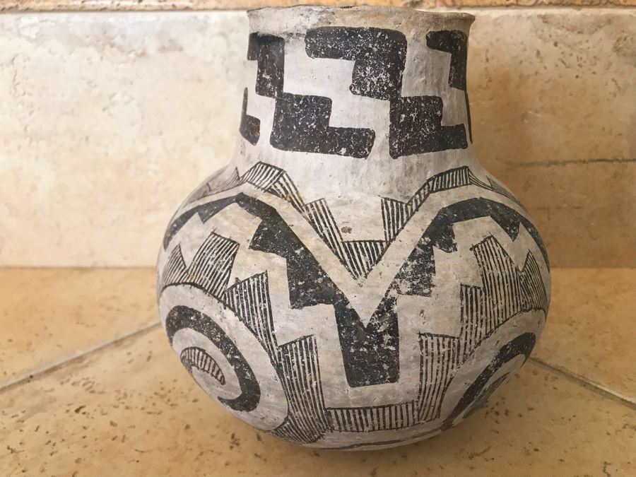 Early Native American Tularosa Black On White Pottery Pitcher With Handle (6 5/8'H - Neck Is 2 3/16'H) Appraised $300 In 1980s By Matt Thomas Tempe, AZ [Photo 4]