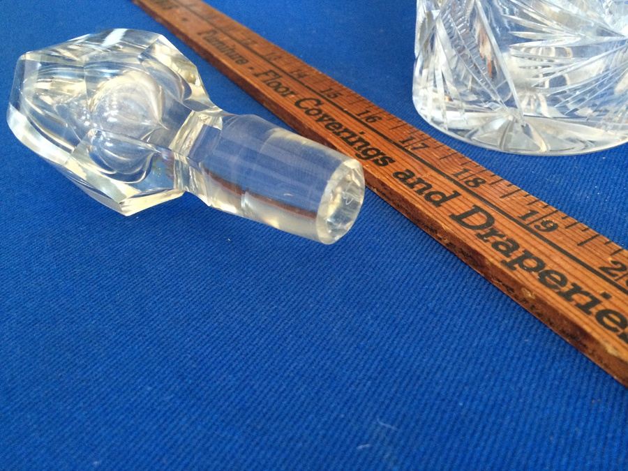 Cut Glass Decanter [Photo 4]