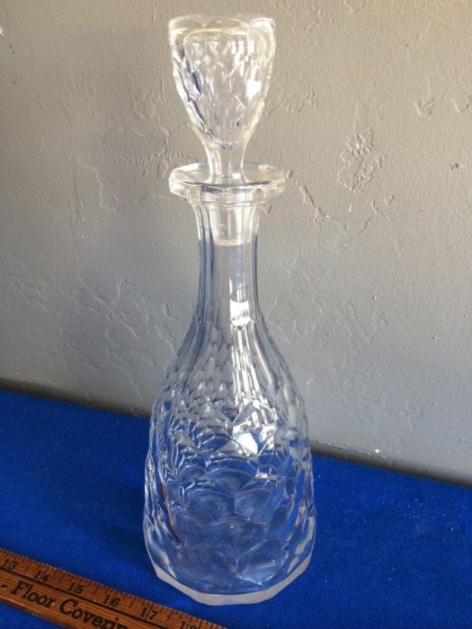 Cut Glass Decanter [Photo 2]