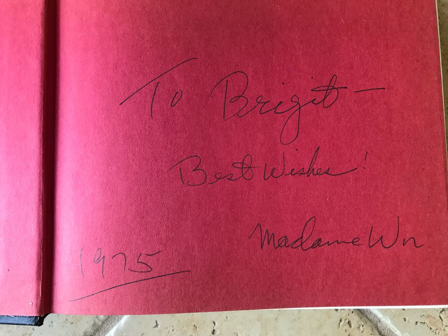 SIGNED Book: Madame Wu's Art Of Chinese Cooking [Photo 3]