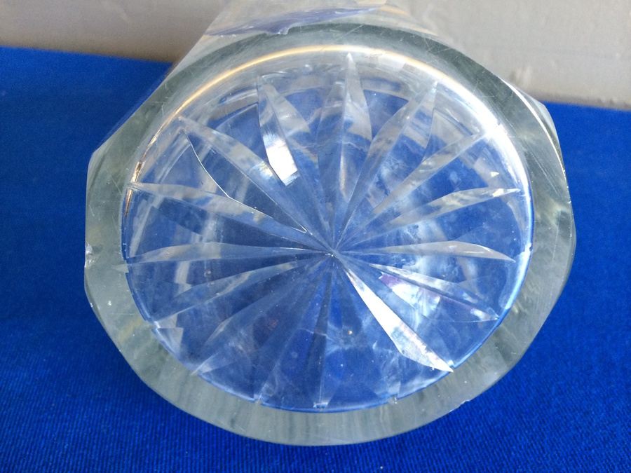 Cut Glass Decanter [Photo 6]