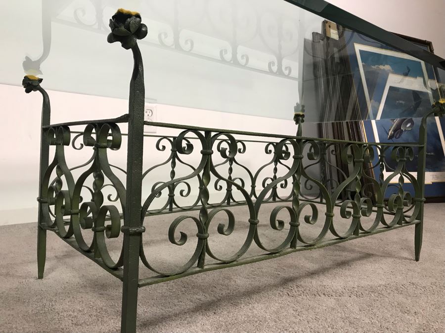 JUST ADDED - Vintage Green Wrought Iron Glass Top Coffee Table 5' X 30' [Photo 11]