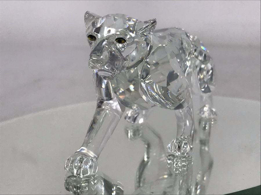 Swarovski Crystal Leopard Figurine 7610 With Original Box Retails $260