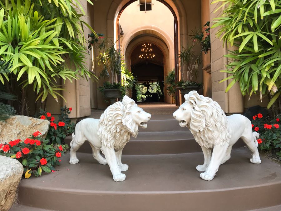 resin lion garden statues