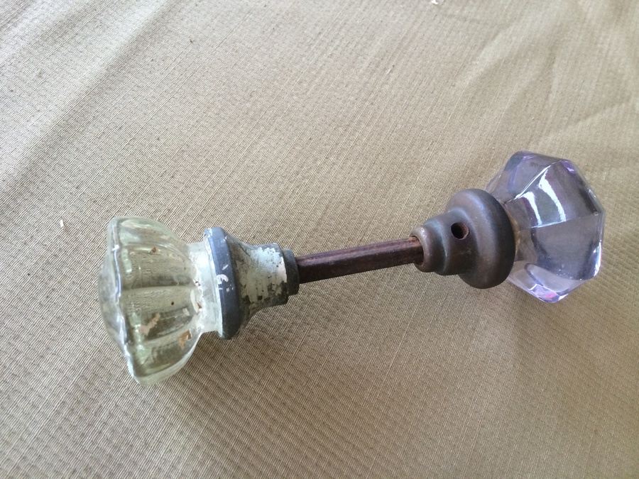 Pair of Glass Door Knobs [Photo 5]