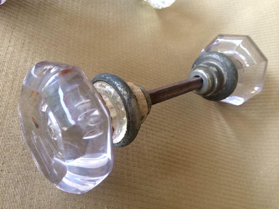 Pair of Glass Door Knobs [Photo 8]