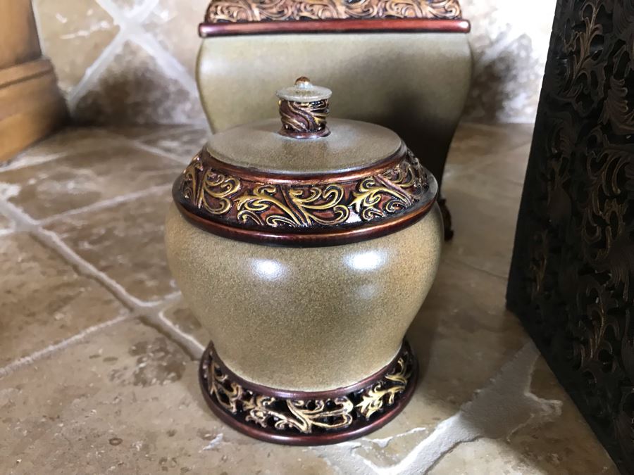 Set Of Five Tissue Box Covers And Lidded Jar [Photo 3]