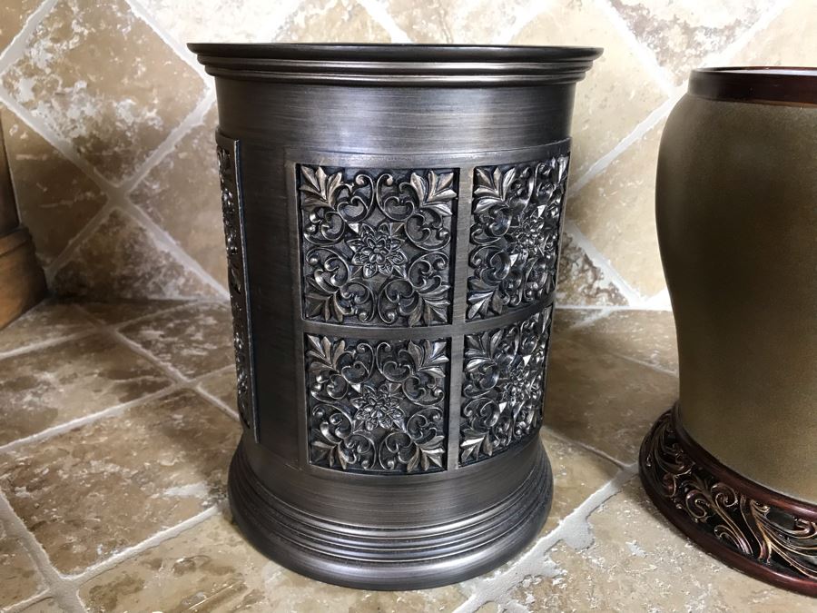 Pair Of Waste Baskets 10H [Photo 3]