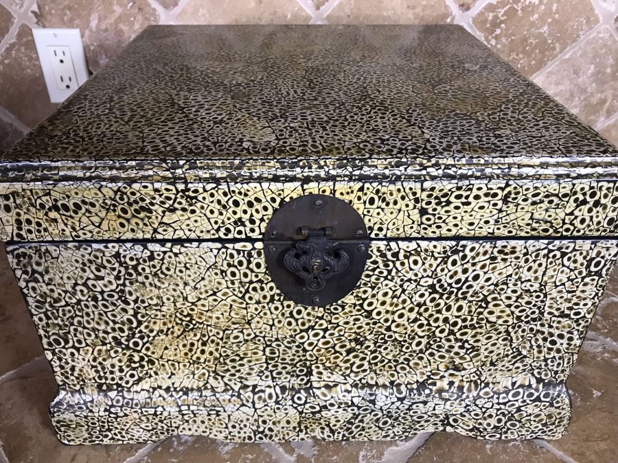 John-Richard Hinged Box 16W X 16D X 9.5H [Photo 2]