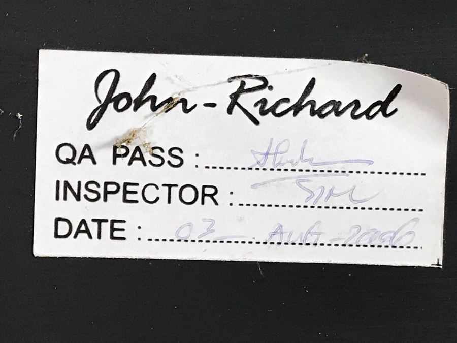 John-Richard Hinged Box 16W X 16D X 9.5H [Photo 9]