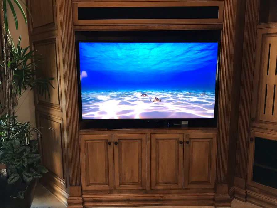 SONY BRAVIA 65' LCD TV Model XBR-65X850A With TV Stand, Four 3-D Glasses And Remote Control [Photo 2]