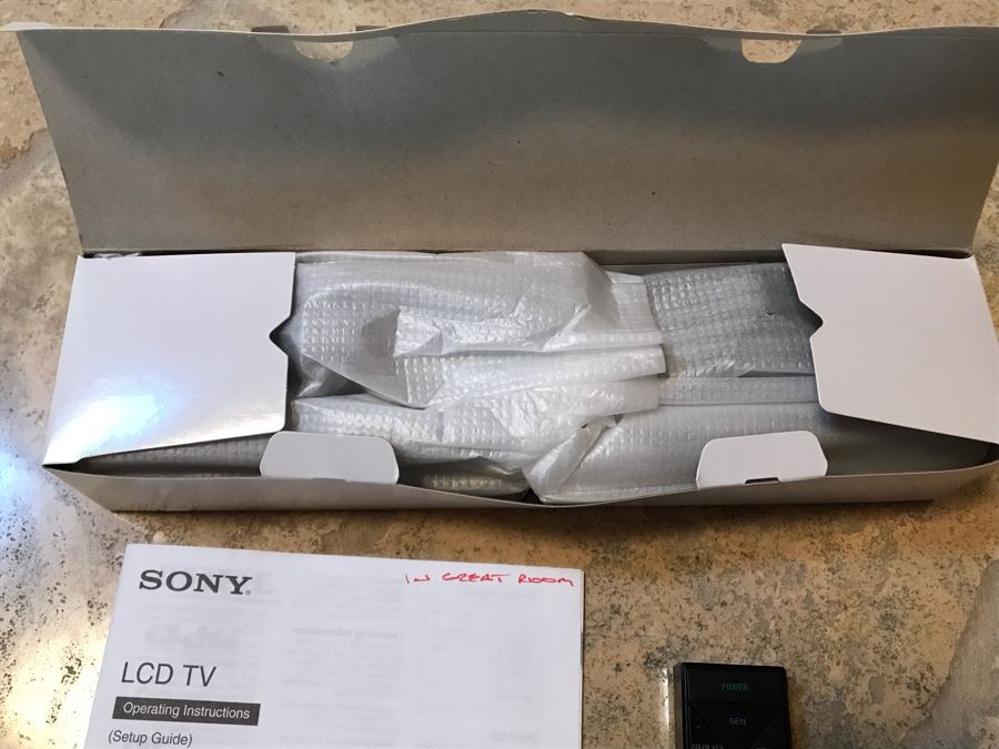 SONY BRAVIA 65' LCD TV Model XBR-65X850A With TV Stand, Four 3-D Glasses And Remote Control [Photo 21]