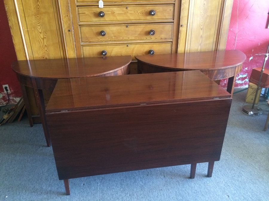 Large Dining Room Gateleg Table with Beautiful Inlay Work [Photo 3]