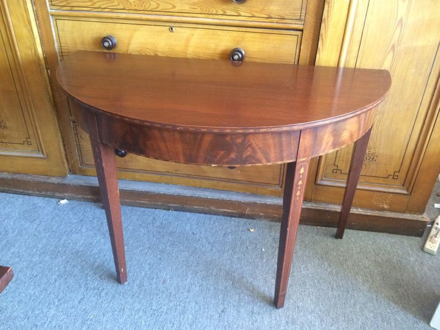 Large Dining Room Gateleg Table with Beautiful Inlay Work [Photo 2]