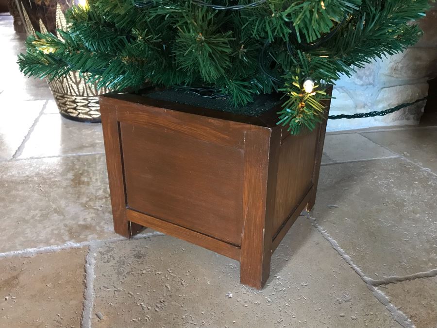 Pre-Lit Artificial Christmas Tree 72H [Photo 5]