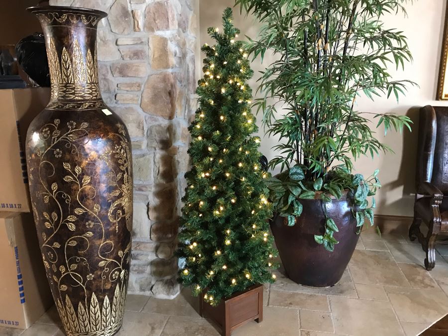 Pre-Lit Artificial Christmas Tree 72H [Photo 3]