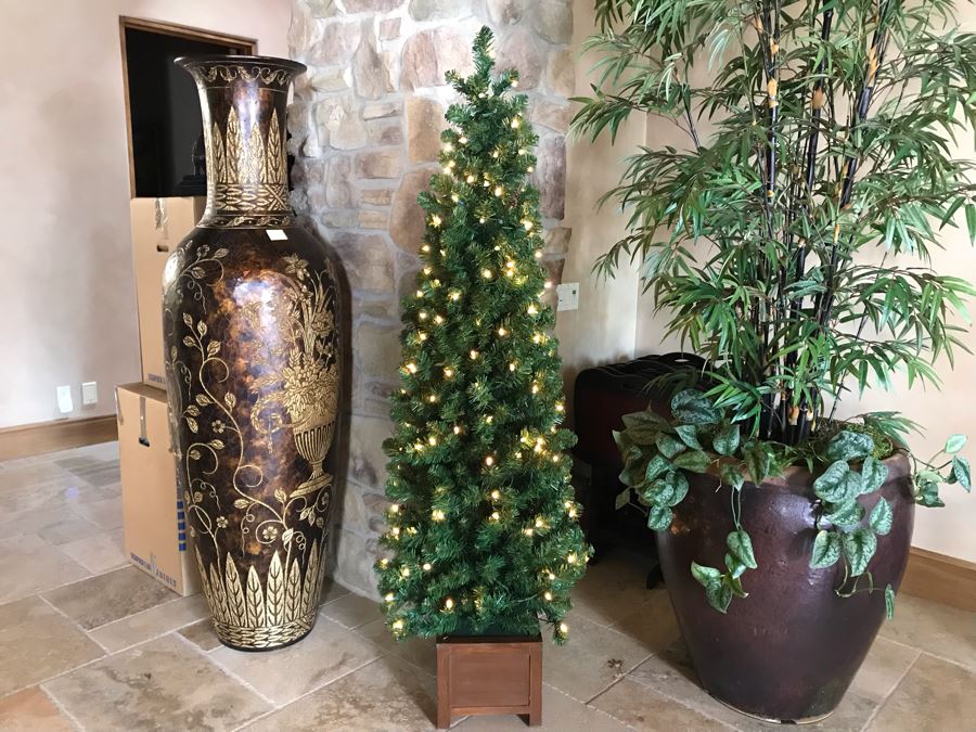 Pre-Lit Artificial Christmas Tree 72H [Photo 2]