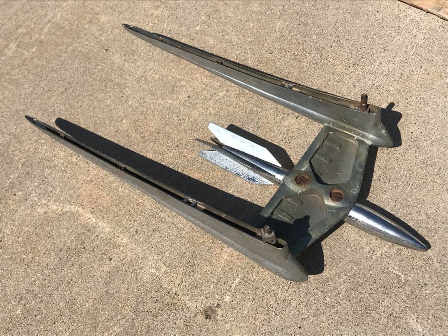 Vintage 1963 Dodge Chrome Hood Ornament With Original 1963 Dodge Custom Eight Eighty Pasenger Car Service Manual [Photo 7]