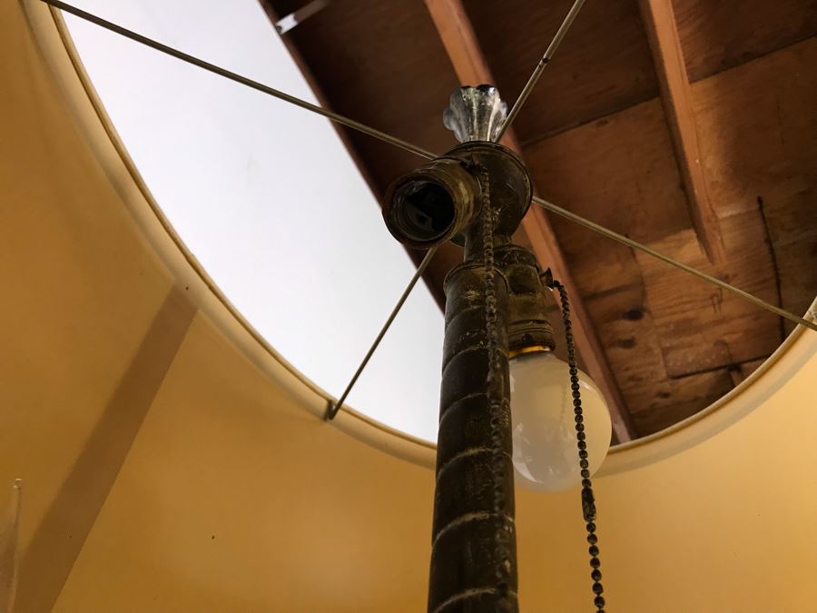 JUST ADDED - Stunning Vintage Metal 6-Light Candelabra Lamp With 2 Additional Overhead Sockets (One Overhead Socket Needs To Be Replaced) 36H [Photo 13]