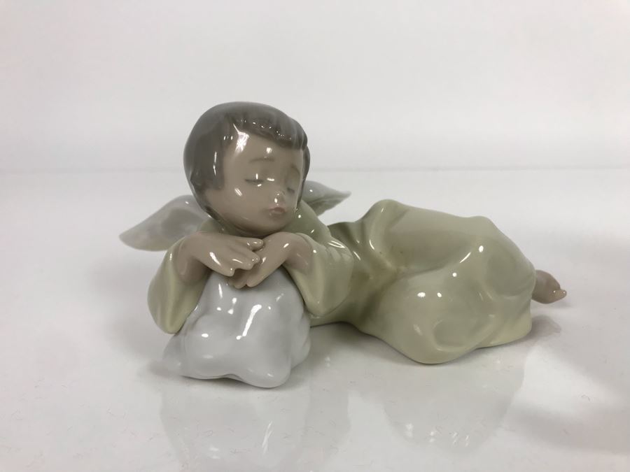 JUST ADDED - Pair Of Lladro Angels Figurines 5727 'Angel Care' 7W X 5H And 5728 'Heavenly Dreamer' 6.5W X 2.5H (MOE) [Photo 4]