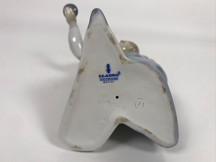 JUST ADDED - Lladro Porcelain Figurine Of Boy Holding Candle With Girl 9.5W X 8H (MOE) [Photo 7]