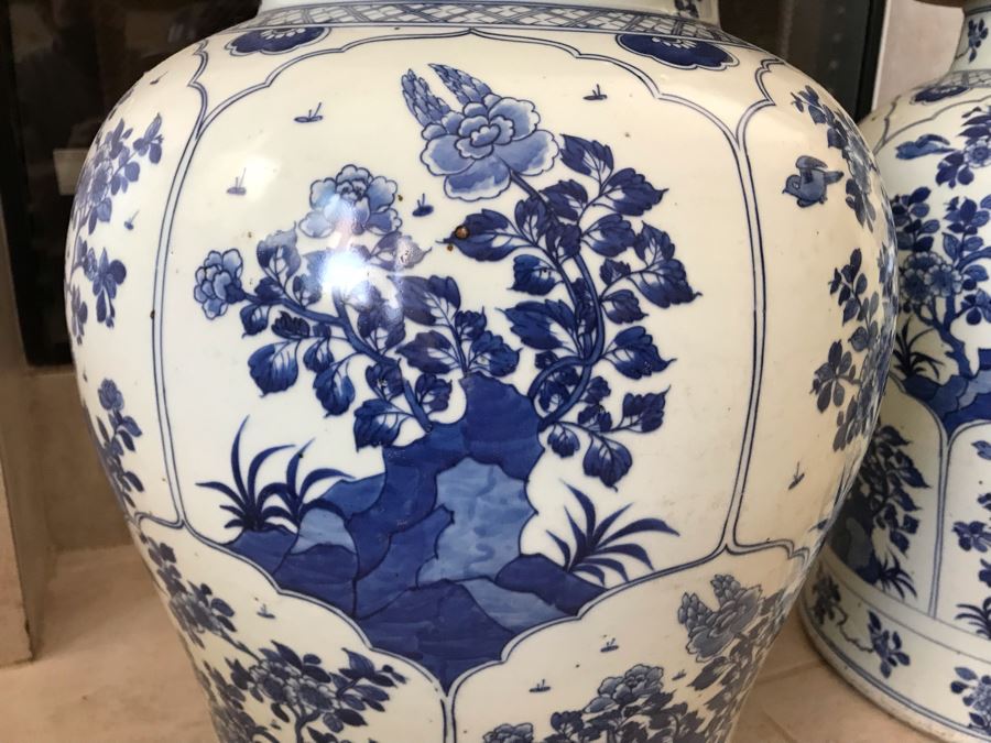 JUST ADDED - Pair Of LARGE Antique Chinese Porcelain Ginger Jars With Lids 24H X 14W (MOE) [Photo 4]