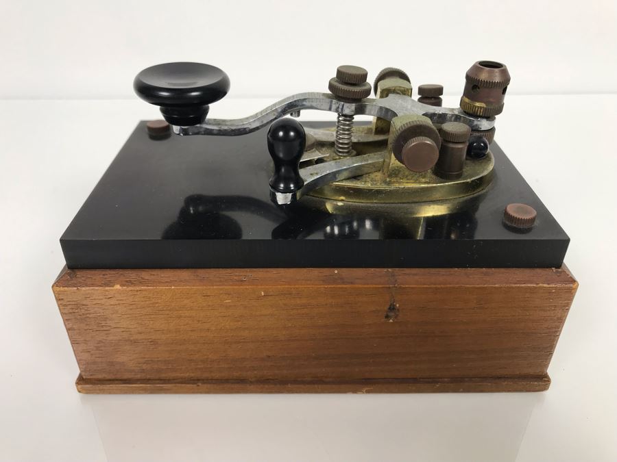 JUST ADDED - Reproduction Morse Code Telegraph Machine Japan 6W X 4D X 4H [Photo 1]