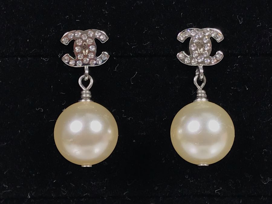 JUST ADDED - Chanel Crystal Pearl Drop Earrings B14 V Made In Italy (MOE) [Photo 5]