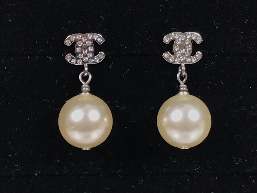 JUST ADDED - Chanel Crystal Pearl Drop Earrings B14 V Made In Italy (MOE) [Photo 4]