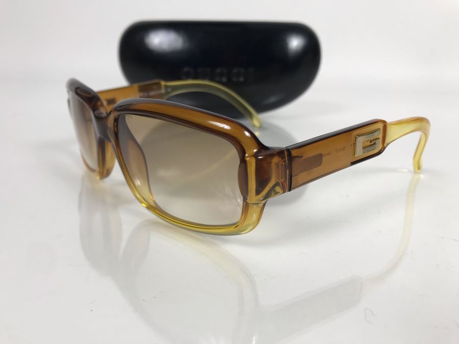 JUST ADDED - Women's GUCCI Eyeglasses Frames With GUCCI Case (Lenses Are Prescription) [Photo 5]