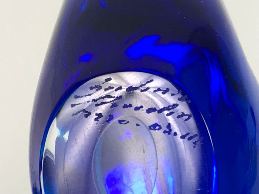 LAST MINUTE ADD - Pair Of Signed Art Glass Fish Figurines 6H And 3H [Photo 11]