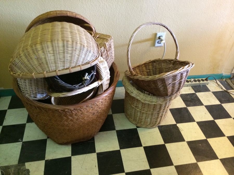 Large Basket Lot [Photo 1]