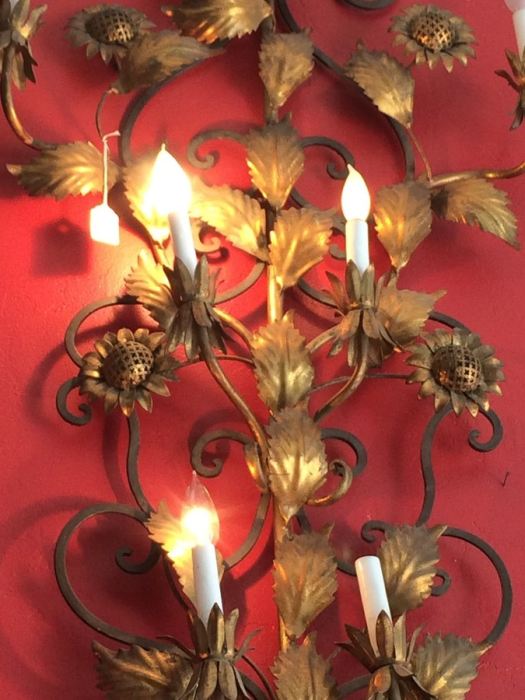 Large Gilded Wall Sconce [Photo 3]