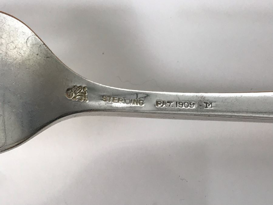 Antique Sterling Silver Flatware Set With Silverware Chest - Madam Jumel Pattern 1909 Patent By Whiting Manufacturing Co (Sterling Weight: 1,694g, Silver Value: $1,338) (Total Replacement Retail Value: $2,686) - See Listing For Details [Photo 18]