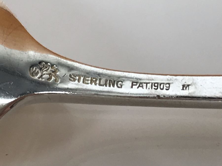 Antique Sterling Silver Flatware Set With Silverware Chest - Madam Jumel Pattern 1909 Patent By Whiting Manufacturing Co (Sterling Weight: 1,694g, Silver Value: $1,338) (Total Replacement Retail Value: $2,686) - See Listing For Details [Photo 10]