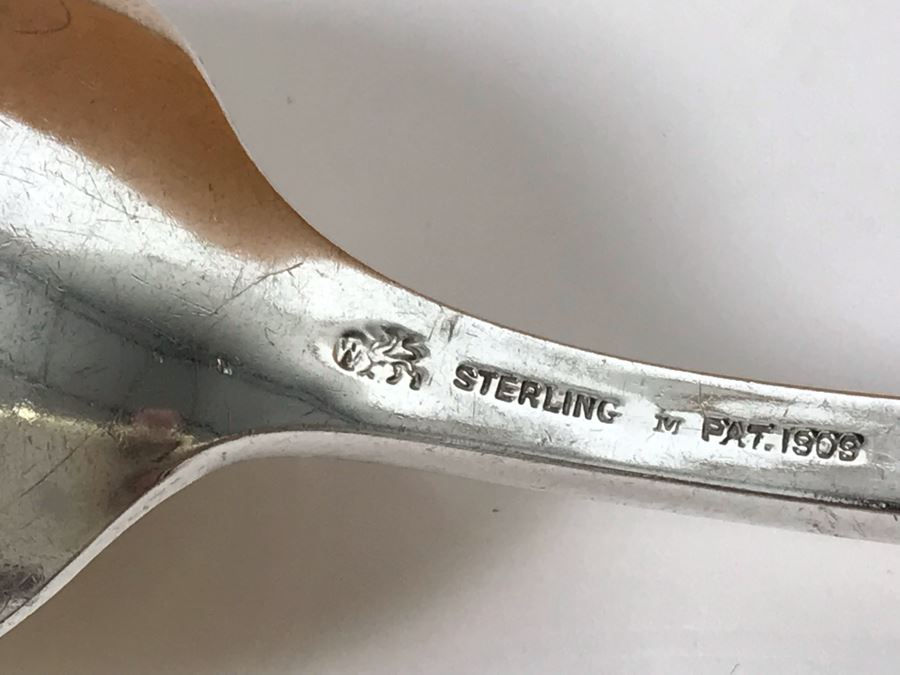 Antique Sterling Silver Flatware Set With Silverware Chest - Madam Jumel Pattern 1909 Patent By Whiting Manufacturing Co (Sterling Weight: 1,694g, Silver Value: $1,338) (Total Replacement Retail Value: $2,686) - See Listing For Details [Photo 13]