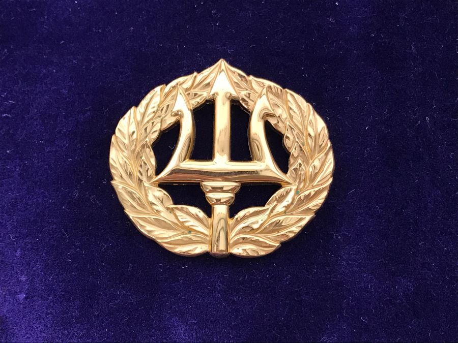 USN Captain Joseph J. Meyer Jr. USN Medals Presented For 32 Years Of Devoted Navy Service Displayed In Wooden Shadowbox Case With Sliding Glass Top 21 X 19 [Photo 43]