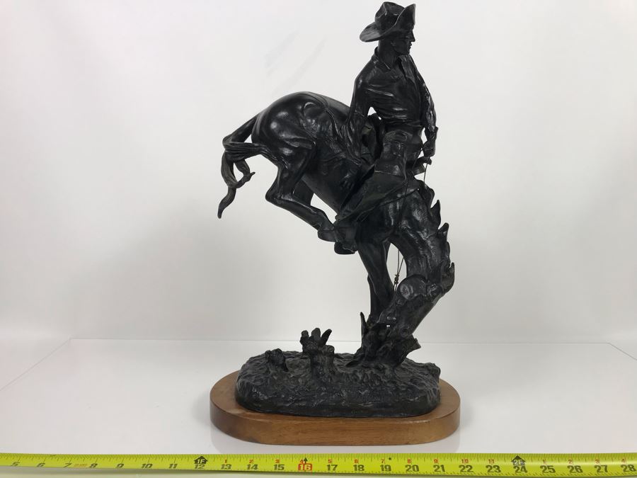 Limited Edition Frederic Remington 'The Outlaw' Bronze Museum Collection Inc 1979 C. Golding 590 Of 1,000 12W X 7D X 18H (USNE) [Photo 1]