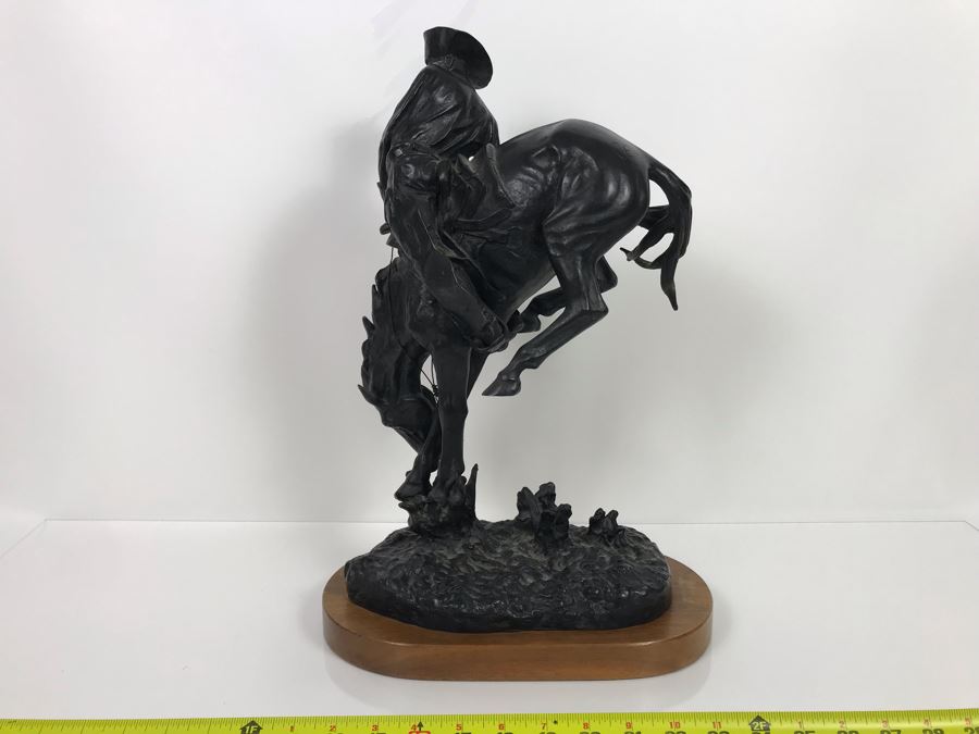 Limited Edition Frederic Remington 'The Outlaw' Bronze Museum Collection Inc 1979 C. Golding 590 Of 1,000 12W X 7D X 18H (USNE) [Photo 20]