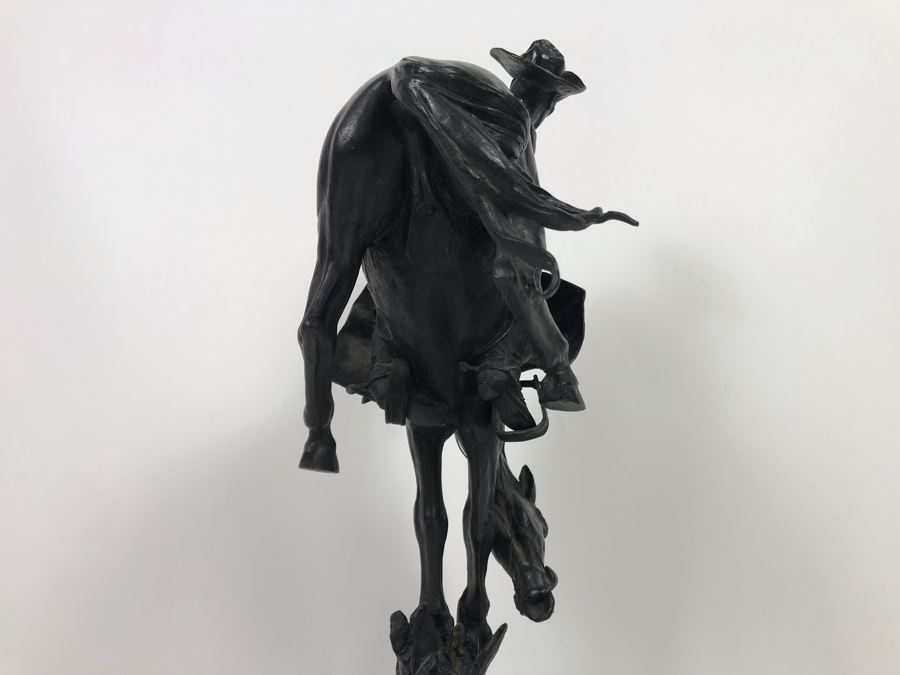 Limited Edition Frederic Remington 'The Outlaw' Bronze Museum Collection Inc 1979 C. Golding 590 Of 1,000 12W X 7D X 18H (USNE) [Photo 26]